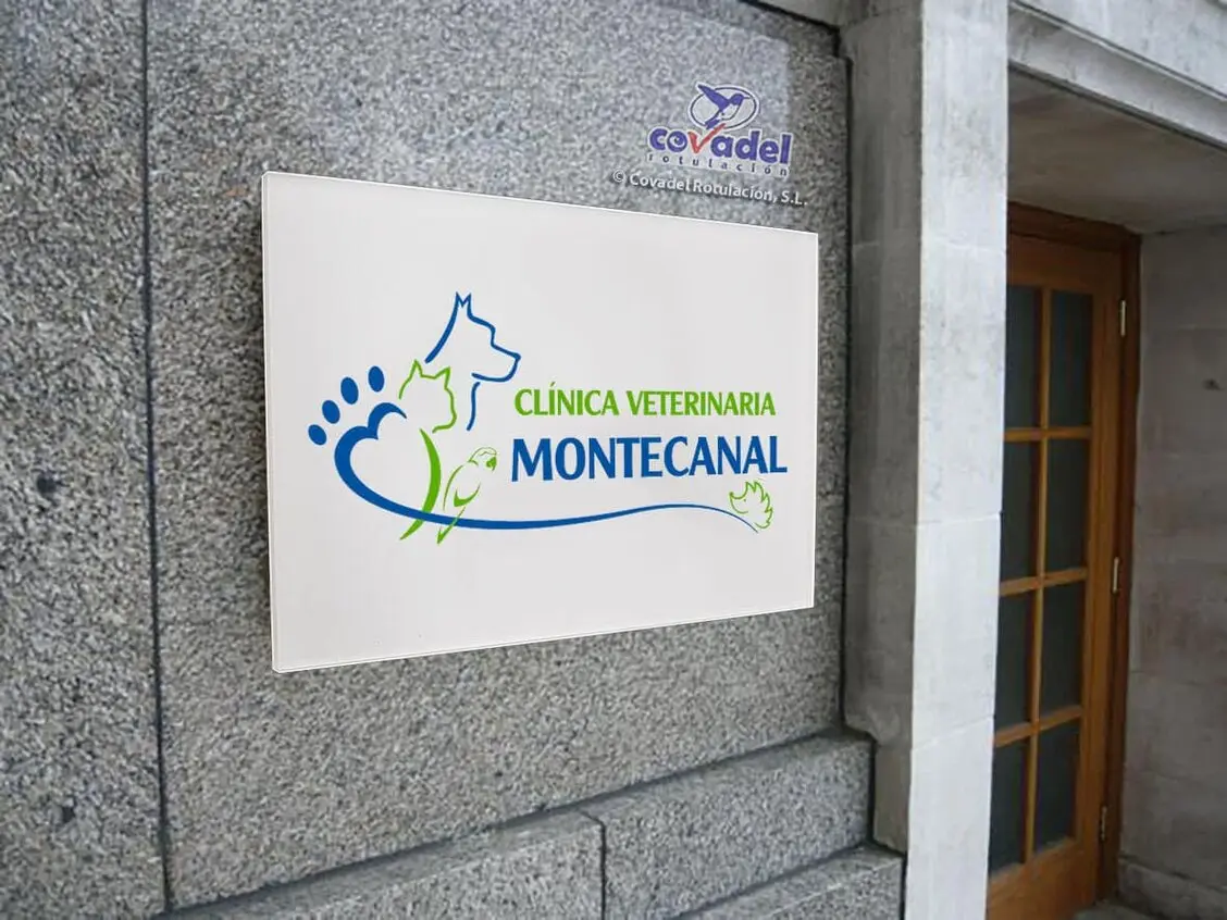 Placa-Veterinario-Fachada-Plexi-1.webp